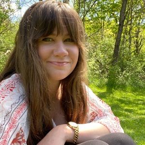 Meet your Posher, Angie